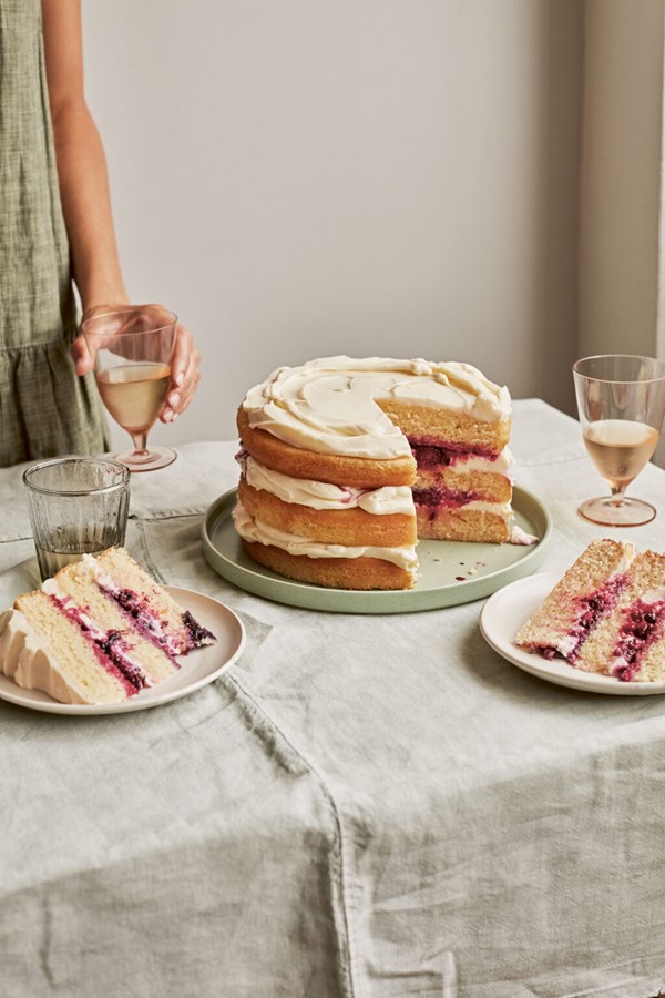Lemon & berry summer cake