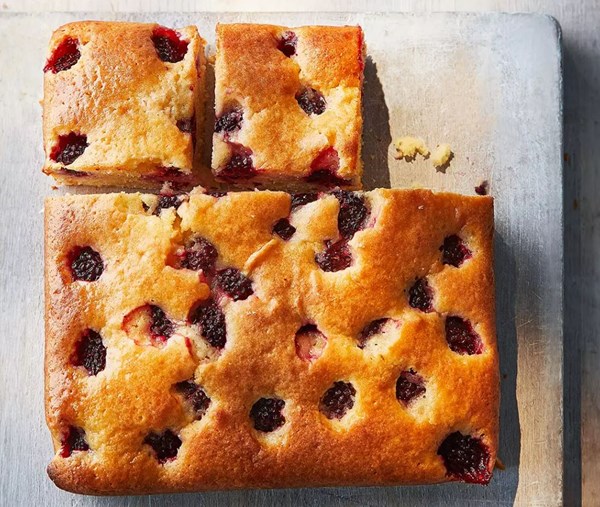Lemon & blackberry traybake