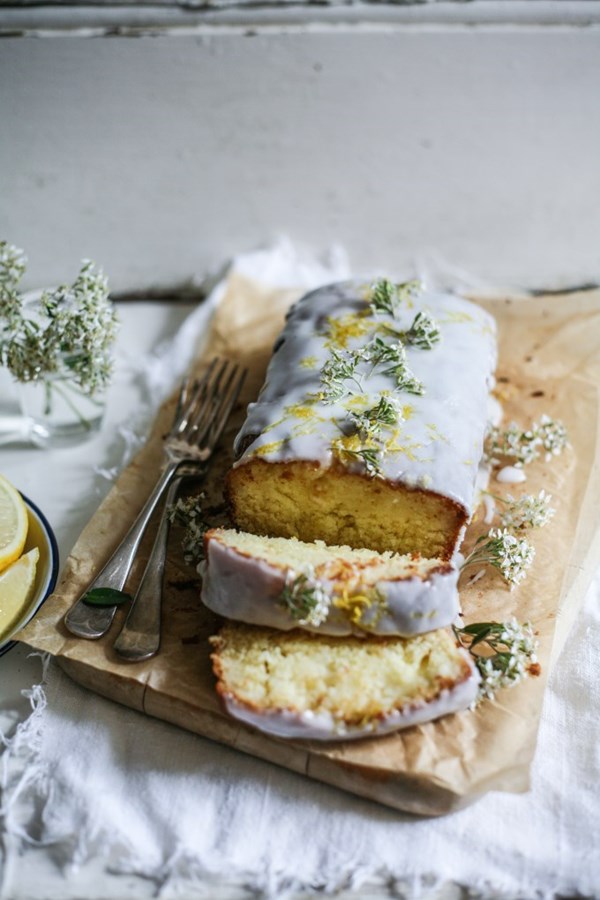 elderflower drizzle cake