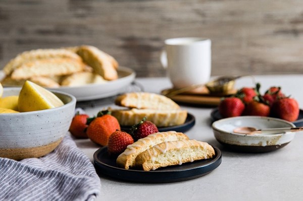Lemon-almond biscotti 
