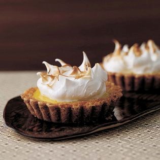 Lemon-almond meringue tarts