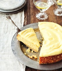 Lemon and almond streamliner cake