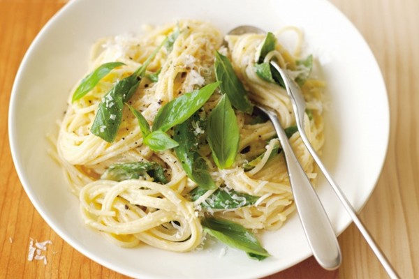 Lemon and basil spaghetti