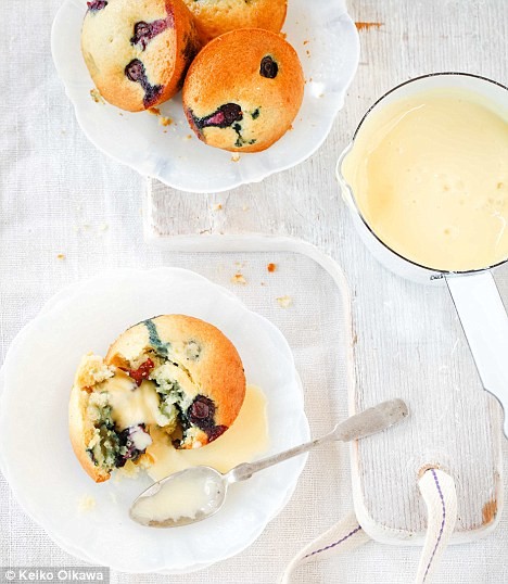 Lemon and blueberry sponges with lemon custard