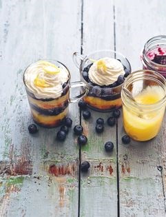 Lemon and blueberry trifle for ultra lazy dessert-lovers