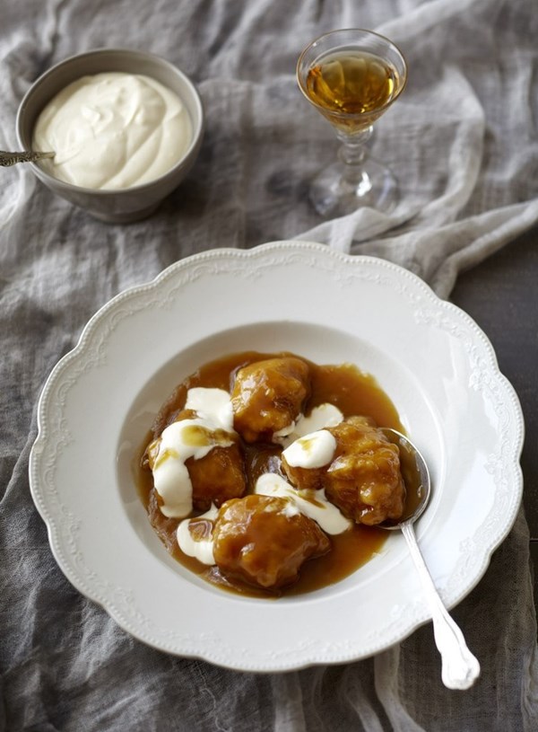 Lemon and cinnamon golden syrup dumplings