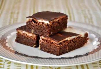 Lemon and dark chocolate brownies