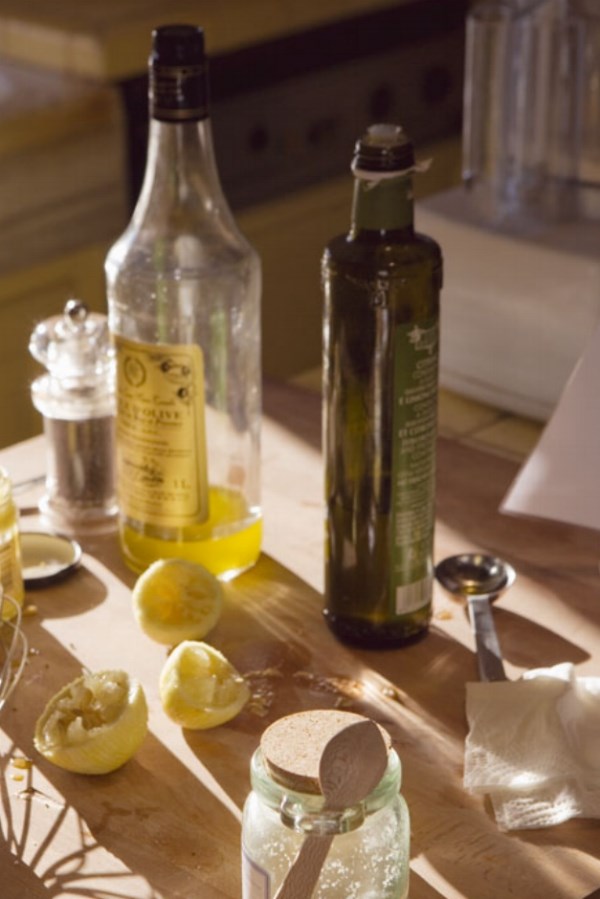 Lemon and olive oil dressing