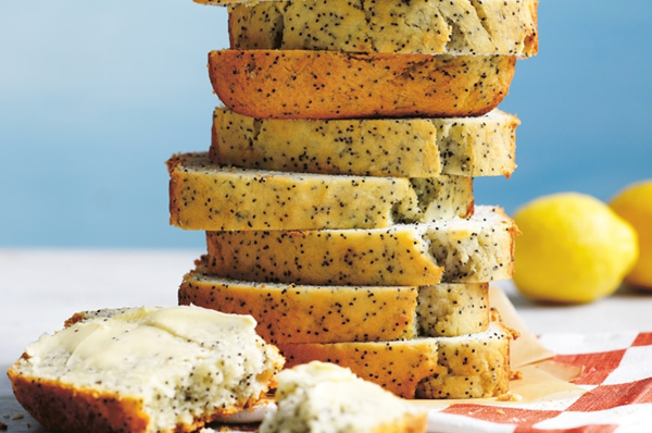 Lemon and poppy seed ant cake