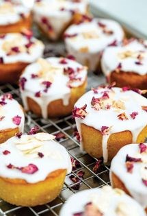 Lemon and rose semolina cakes
