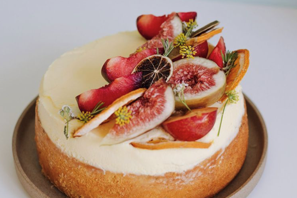 Lemon and rosemary cake with mascarpone cream
