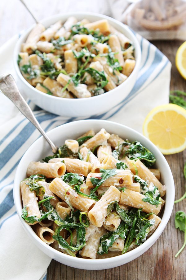 Lemon arugula pasta with burrata