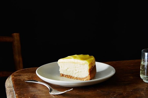 Lemon bar cheesecake