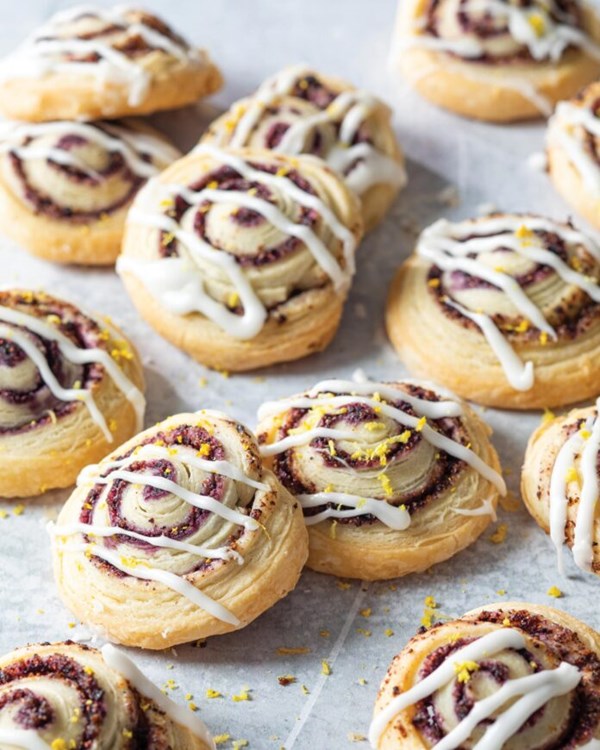 Lemon-blueberry pastry rolls [lemon glaze]
