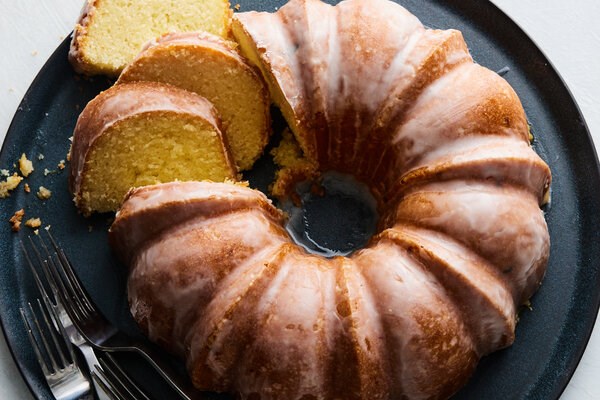Lemon bundt cake