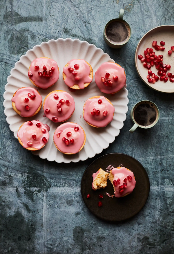 Lemon cakes with pomegranate icing