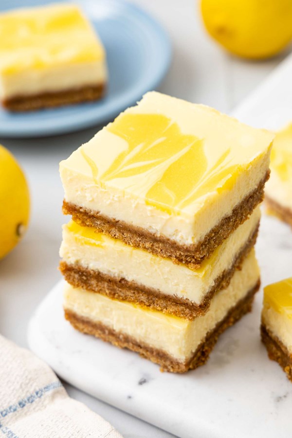 Lemon cheesecake bars