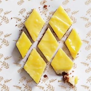 Lemon cheesecake bars with gingersnap crust