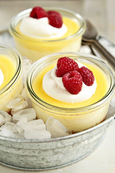 Lemon cheesecake in a jar