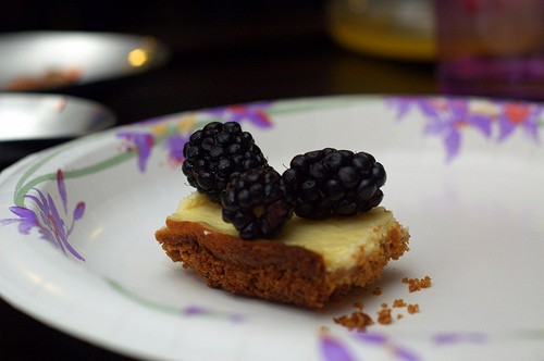 Lemon cheesecake squares with fresh berries