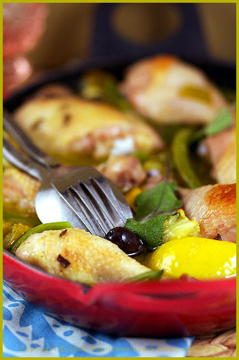 Lemon chicken, green zebra tomatoes and black olives (Poulet au citron avec tomates vertes et olives noires)