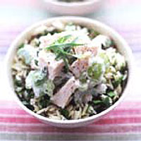 Lemon chicken mayonnaise with grapes and celery