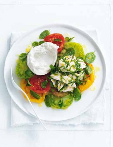 Lemon chicken with tomato salad