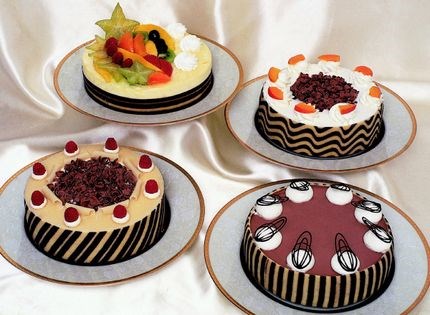 Lemon chiffon fruit basket cake