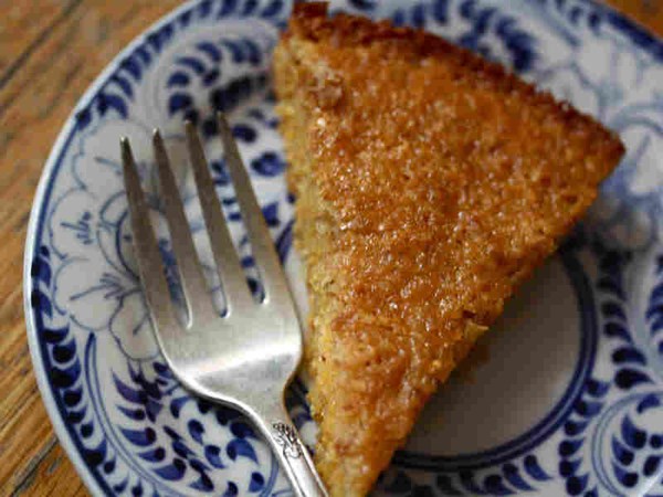 Lemon cornmeal cake