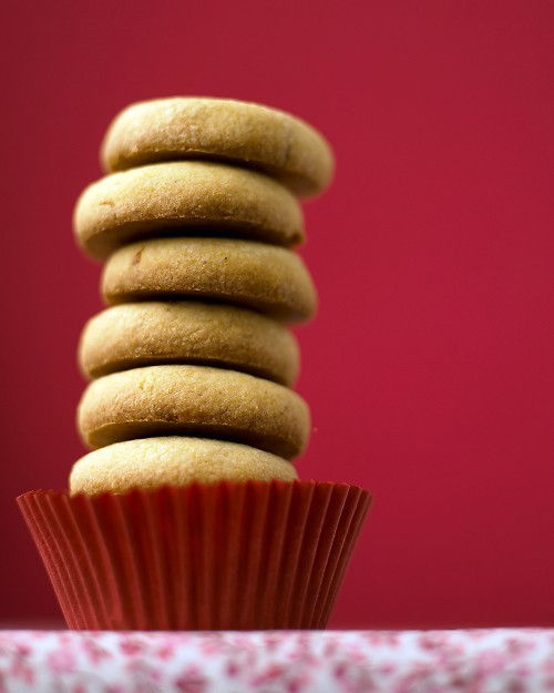 Lemon-cornmeal cookies