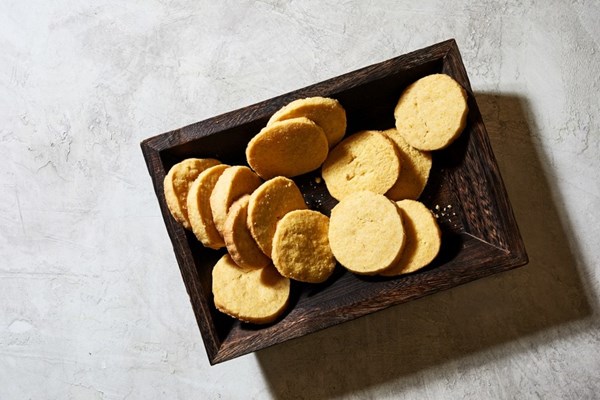 Lemon cornmeal shortbread