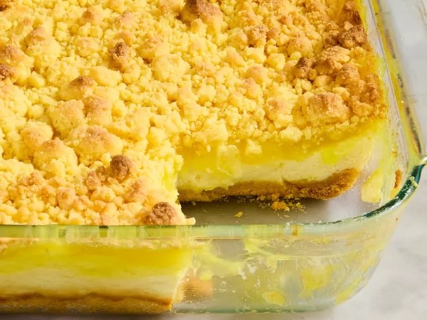 Lemon cream cheese dump cake
