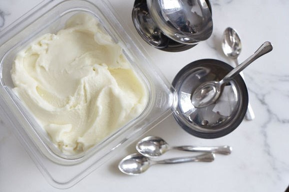 Lemon cream ice cream