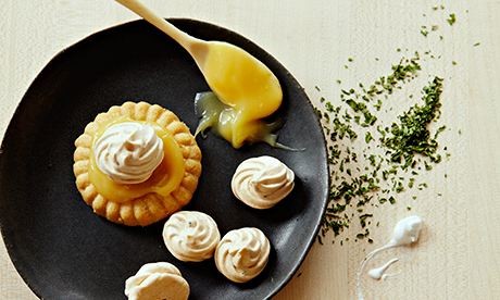 Lemon curd and parsley meringue pie
