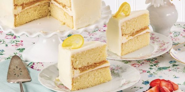 Lemon curd cake