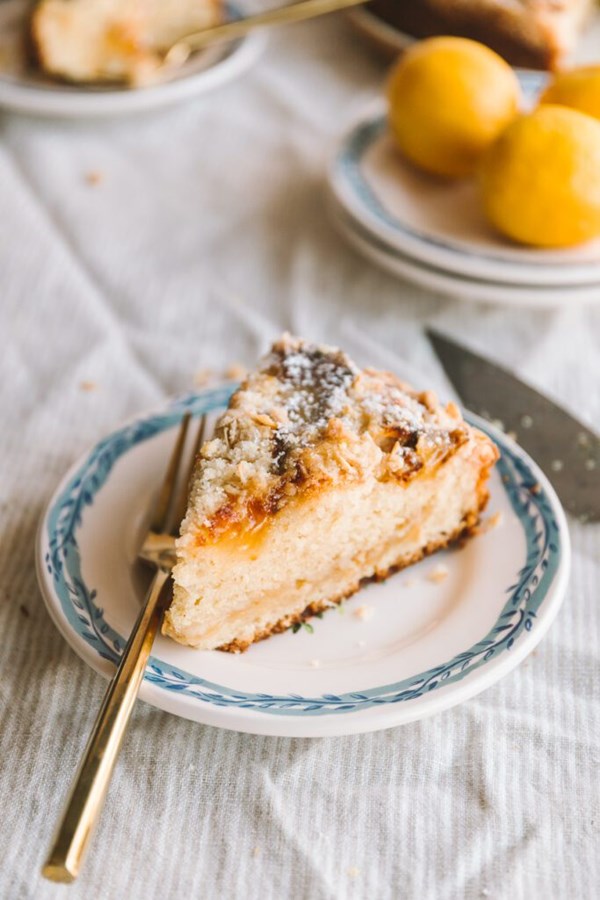 Lemon curd crumb cake
