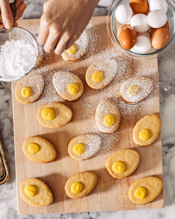 Lemon curd eggy sandwich cookies
