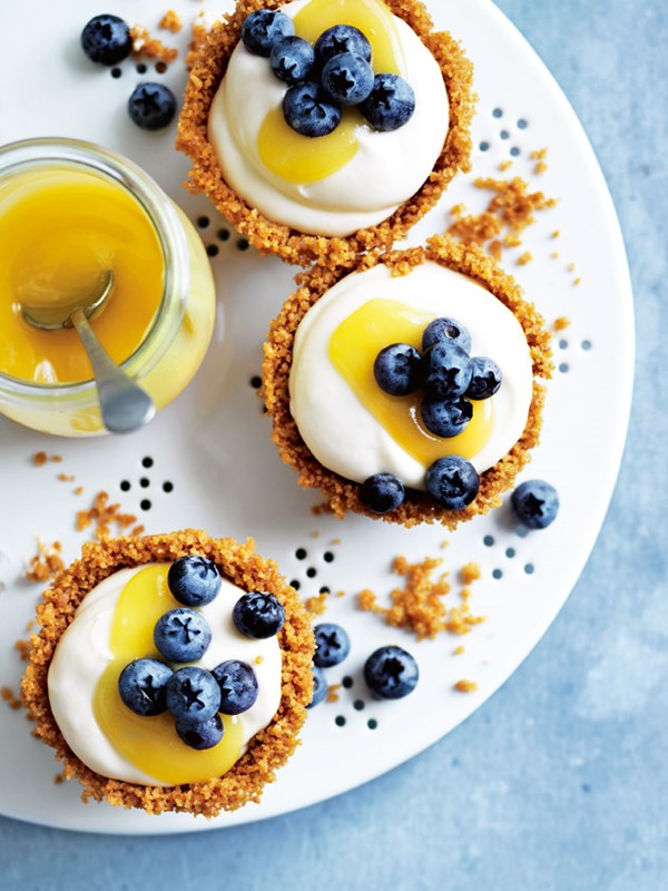 Lemon curd gingernut tarts
