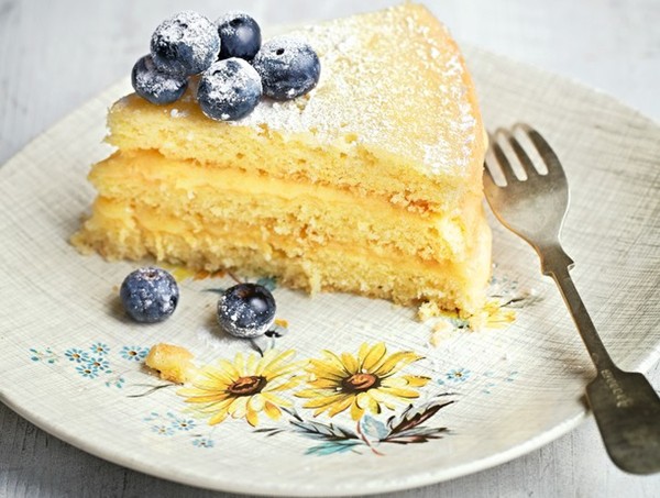 Lemon curd layer cake
