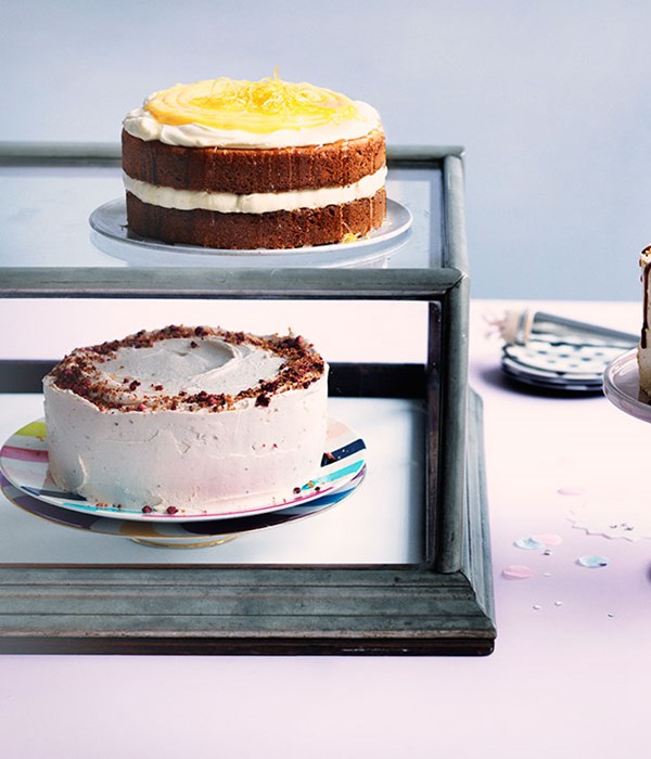 Lemon curd sponge cake
