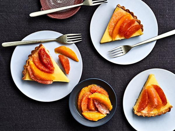 Lemon curd tart
