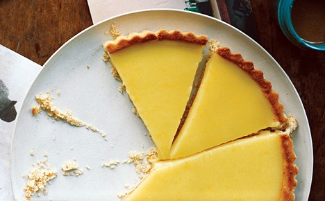 Lemon curd tart with olive oil