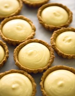 Lemon curd tarts