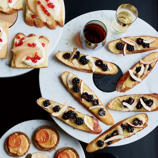Lemon curd toasts with coconut