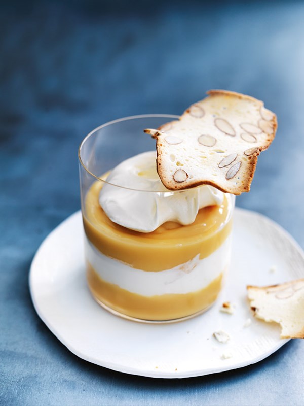 Lemon curd trifles