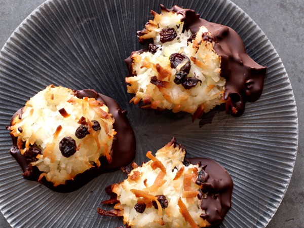 Lemon-currant macaroons