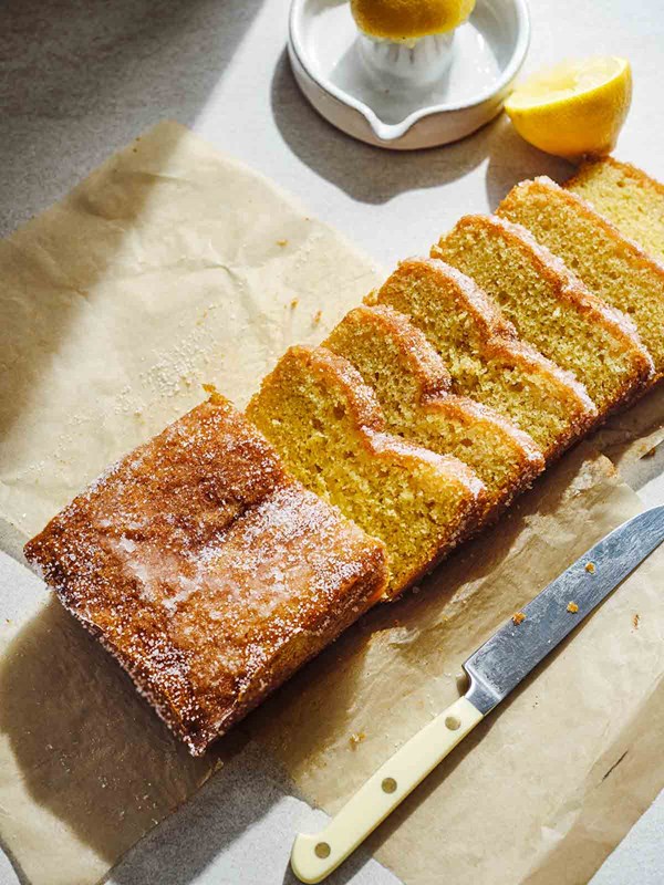Lemon drizzle cake