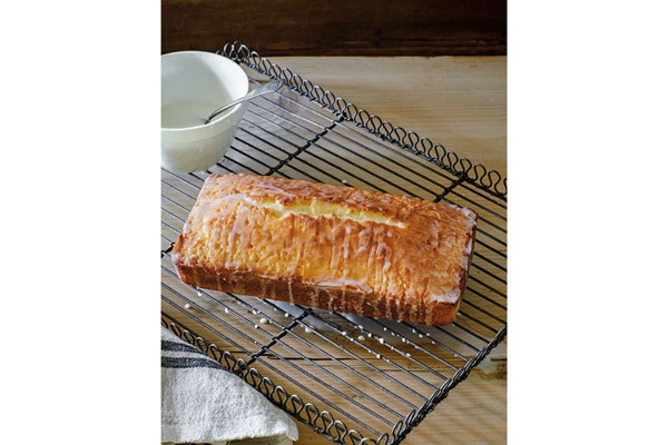 Lemon drizzle cake