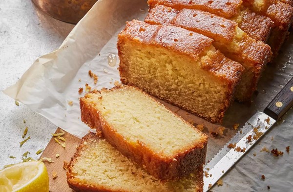 Lemon drizzle cake