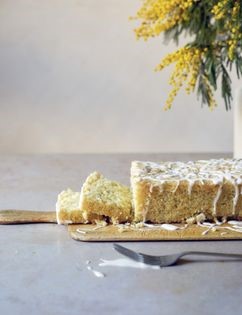 Lemon drizzle cake